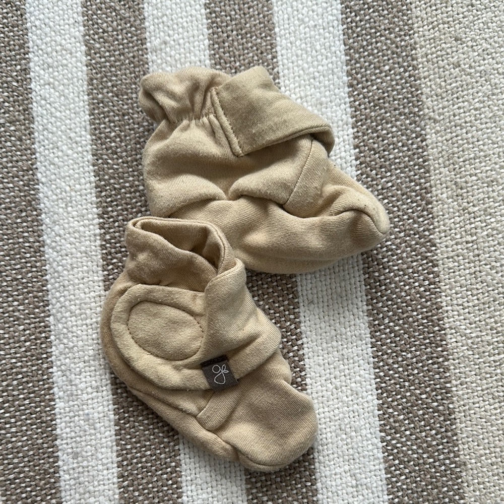 Cozy Pale yellow Infant Booties